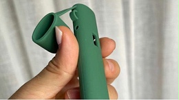 电子烟上面包胶是液态硅胶吗？